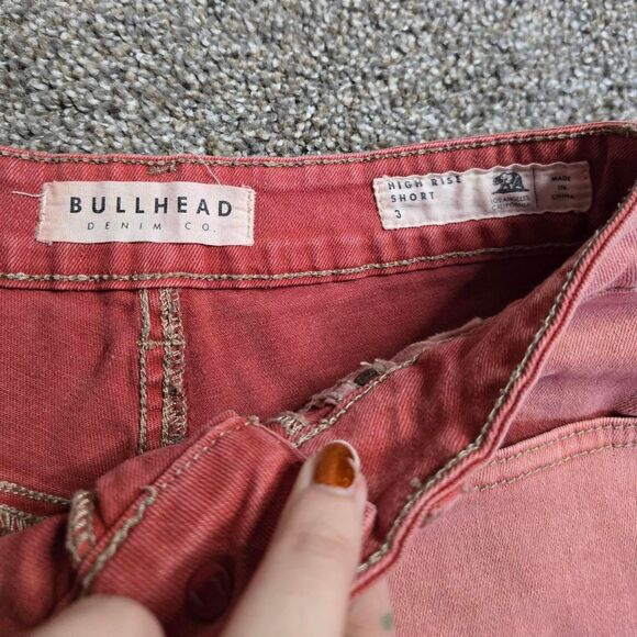 Women's Bull Head Red Raw Hem High Rise Curvy Fit Mom Jean Denim Shorts 3 - Picture 5 of 5